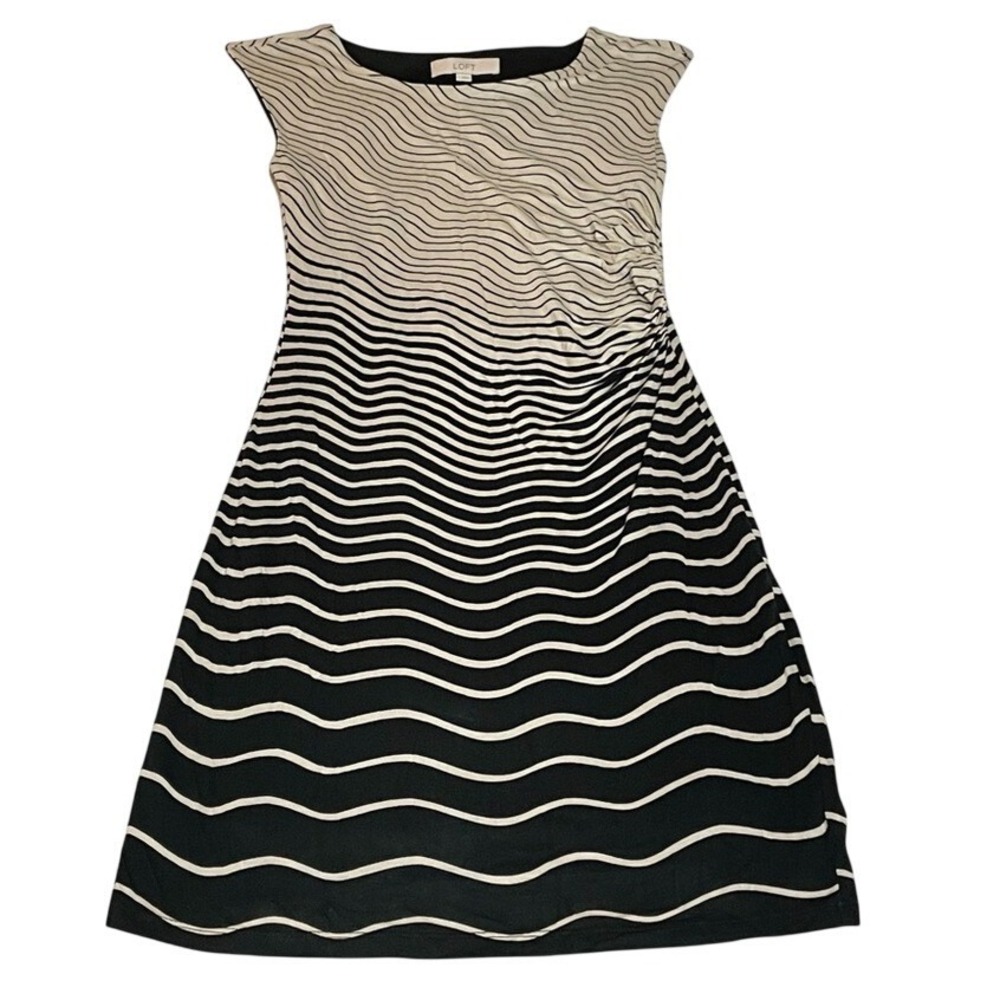 Ann Taylor LOFT Cap Sleeve Midi Dress Womens Small Black White Wave Print Ruched